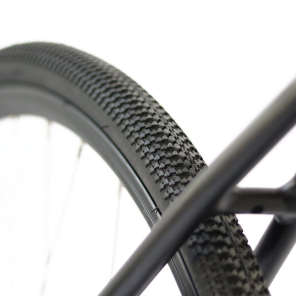 The 700C Road Tire Model D6 Commuter E - Bike - Image 9